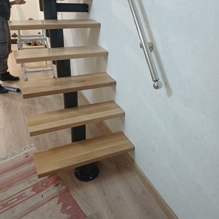 Прямая внутренняя лестница из металла и дерева для верхнего этажа, современный дизайн Linea SteelWood